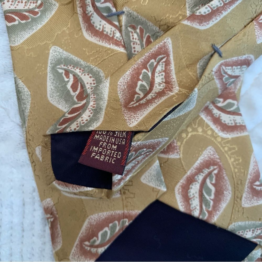 Vintage Chaps Ralph Lauren Gold Imported Silk Geometric Patterned Tie - Picture 9 of 13